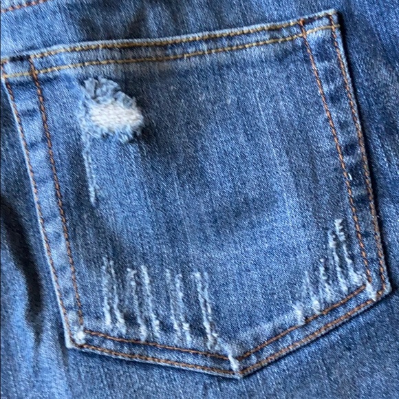 Refuge Distressed Cropped Jeans - Picture 8 of 8